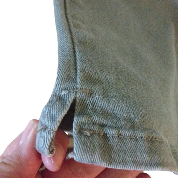 Liz Claiborne  Green Amanda Capri Jeans with Stretch &amp; Pockets Sz.10