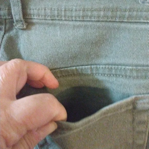 Liz Claiborne  Green Amanda Capri Jeans with Stretch &amp; Pockets Sz.10