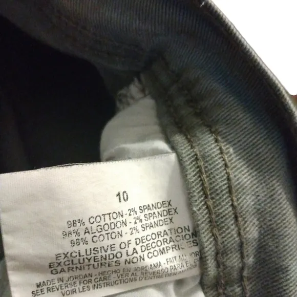 Liz Claiborne  Green Amanda Capri Jeans with Stretch &amp; Pockets Sz.10