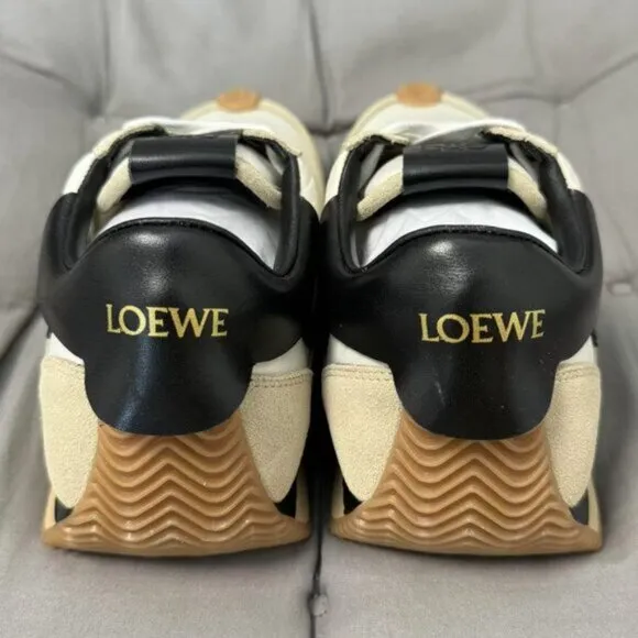 Loewe Flow Runner running shoes in box