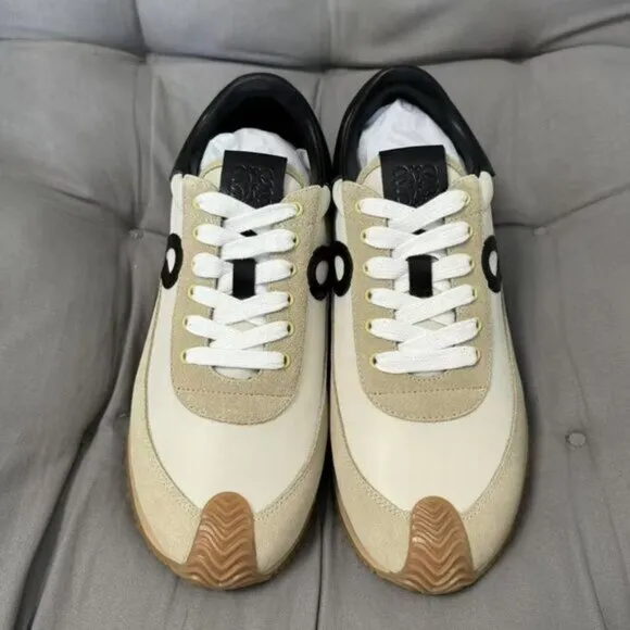 Loewe Flow Runner running shoes in box