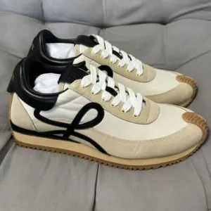 Loewe Flow Runner running shoes in box