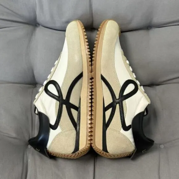 Loewe Flow Runner running shoes in box