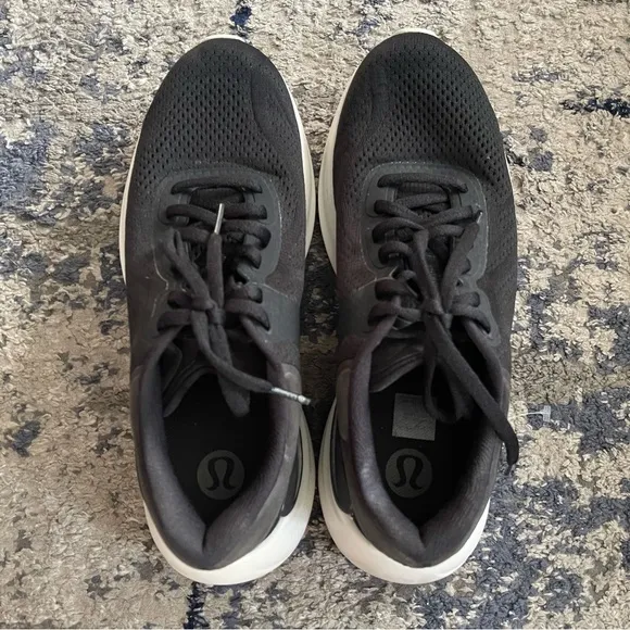 Lululemon Beyondfeel Running Shoes Size 10