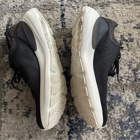 Lululemon Beyondfeel Running Shoes Size 10