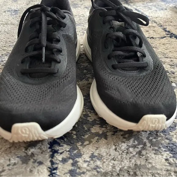 Lululemon Beyondfeel Running Shoes Size 10