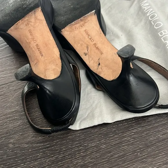 Manolo blahnik 41 Carolyne 50 black leather slingbacks