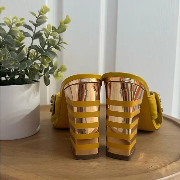 MARC JACOBS ~ Yellow Patent Leather Mirrored 4-Inch Block Heels size 9.5