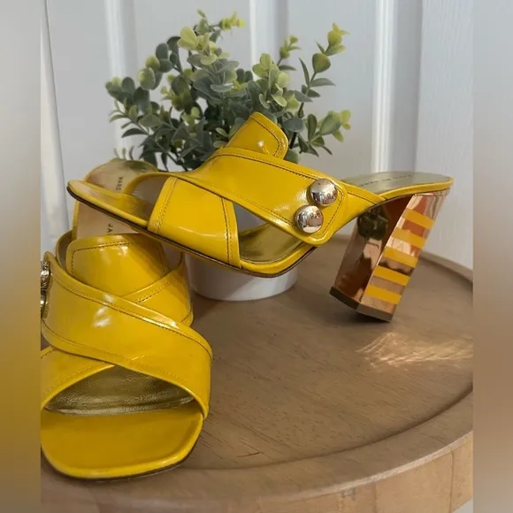 MARC JACOBS ~ Yellow Patent Leather Mirrored 4-Inch Block Heels size 9.5