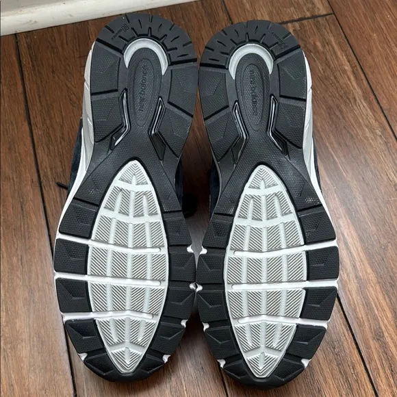 Men's Navy Athletic Shoes