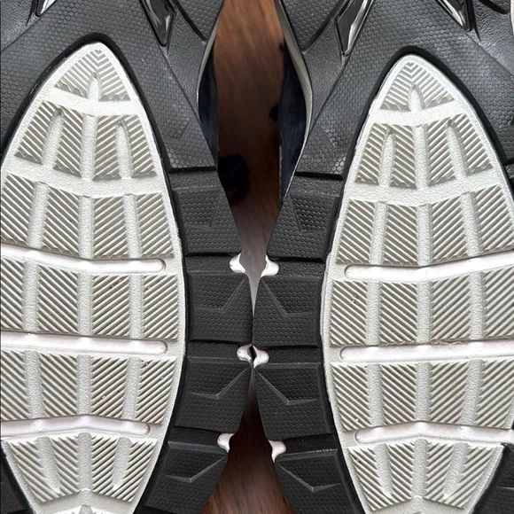 Men's Navy Athletic Shoes