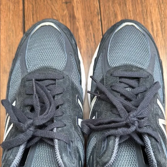 Men's Navy Athletic Shoes