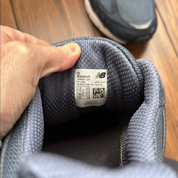 Men's Navy Athletic Shoes