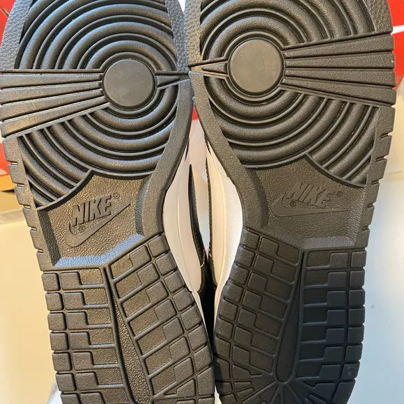 Men's Nike Low Dunks Size 12