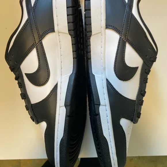 Men's Nike Low Dunks Size 12