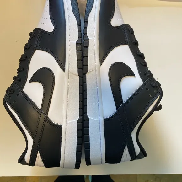 Men's Nike Low Dunks Size 12