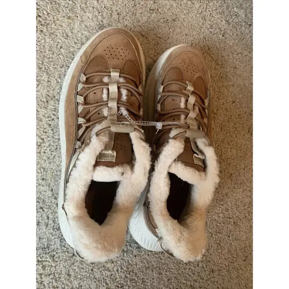 MENS US SIZE 10.5 UGG V2 REMIX HERITAGE SNEAKER CHESTNUT NUBUCK WATERPROOF SHOES