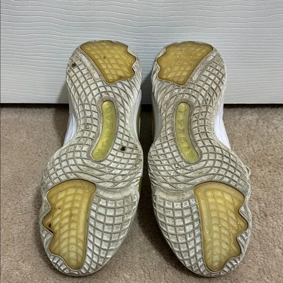 Men’s White and Gold Adidas Donovan Mitchell Basketball Athletic Shoes Sz 11.5