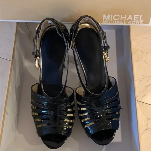 Michael Kors Joslin platform black shoes sz 8.5