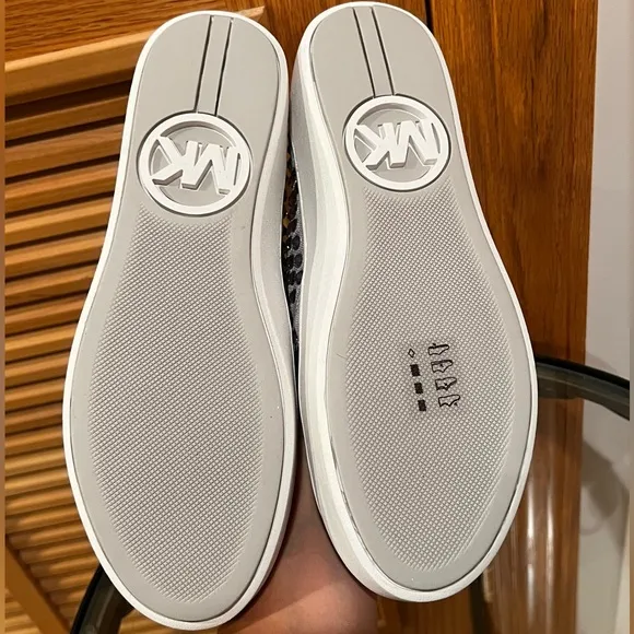 Michael Kors Stunning Silver Sneakers | 7.5 NOWT 🪩🤩