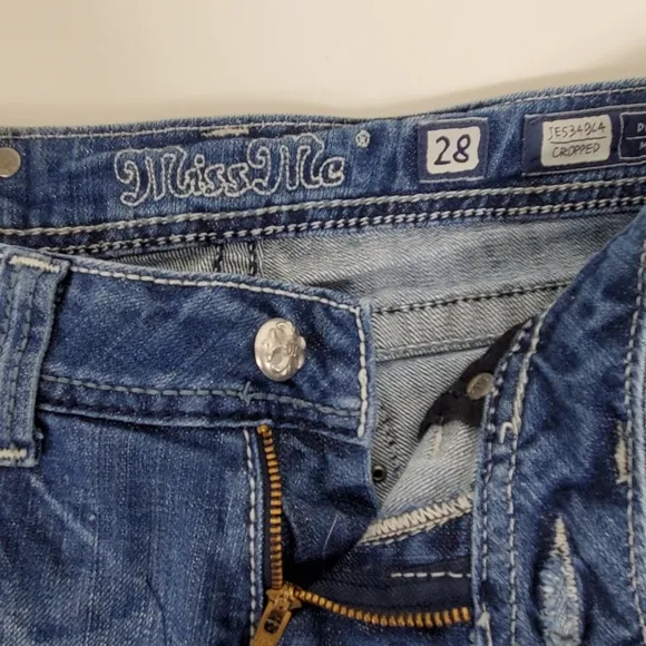 Miss Me embroidered studded rhinestone cropped jeans JE34GC4 size 28