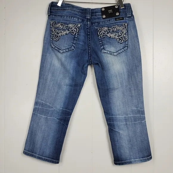 Miss Me embroidered studded rhinestone cropped jeans JE34GC4 size 28