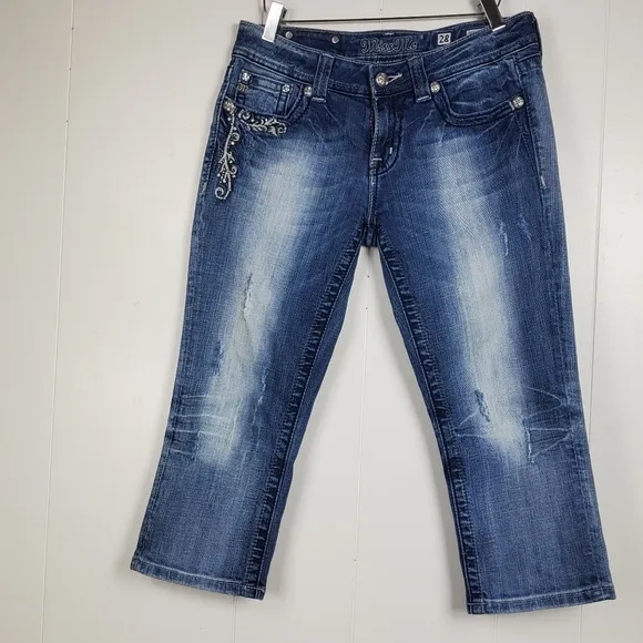 Miss Me embroidered studded rhinestone cropped jeans JE34GC4 size 28