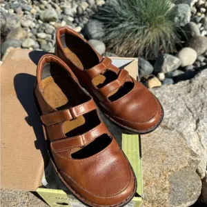 Naot Latte Brown Leather Mary Jane Shoes