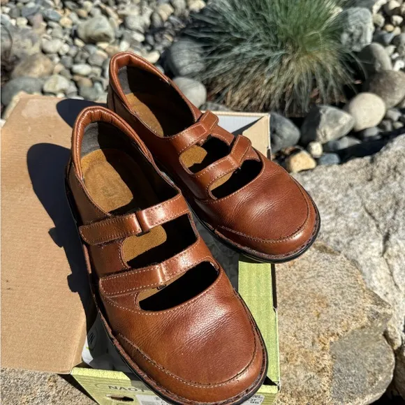 Naot Latte Brown Leather Mary Jane Shoes