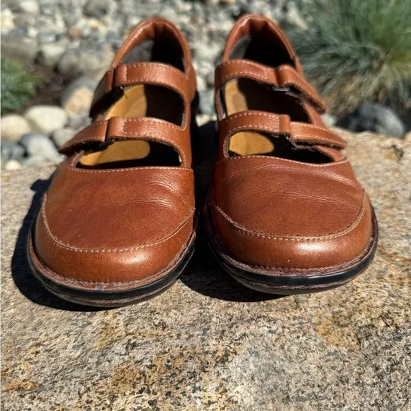 Naot Latte Brown Leather Mary Jane Shoes