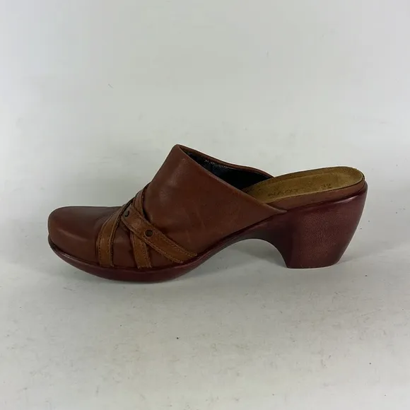 Naot tan brown leather minimalist clog backless heeled mules women’s size 8