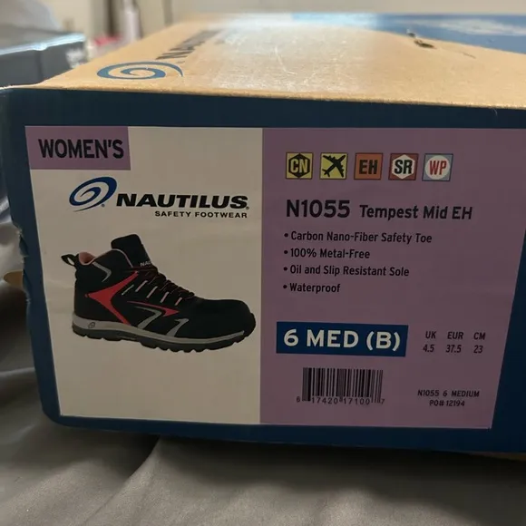 Nautilus Black and Pink Athletic Shoes with Dynamic Design