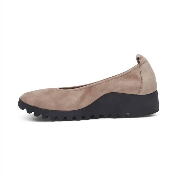 NEW AETREX women's brianna ballet flat shoes in taupe