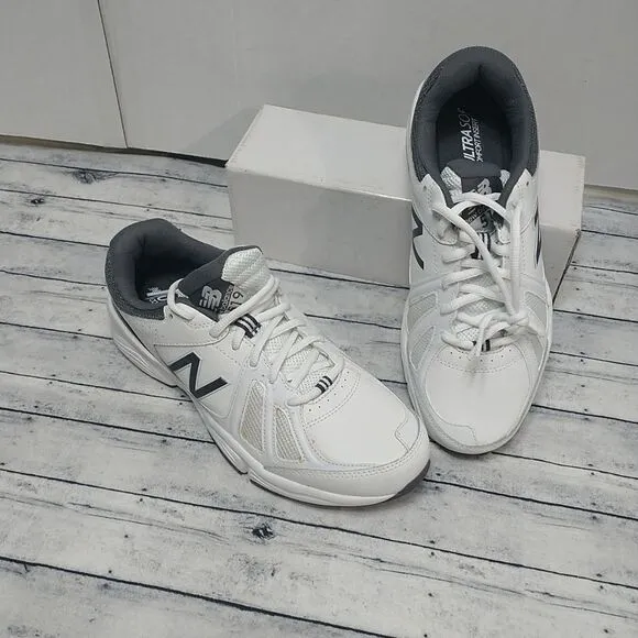 New Balance 519 MX519WG2 Mens SZ 8.5D White Logo Cross-Training Sneaker Shoes