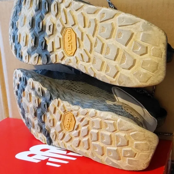 New balance men's size 8 2E wide HierroV5 trail running shoes with vibram sole