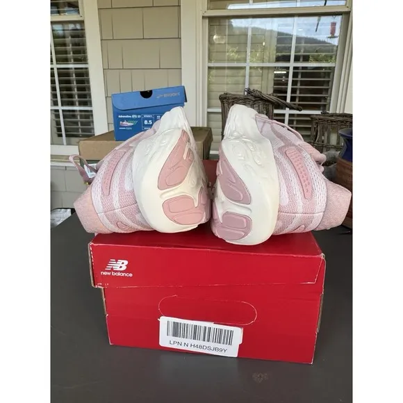 New Balance Unisex-Child Fresh Foam X 1080 V13 Running Shoe Size 5 Wide