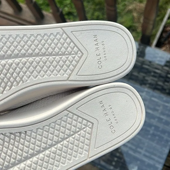 New COLE HAAN Knit Casual Womens Sneakers Shoes White Bone size 9.5 B