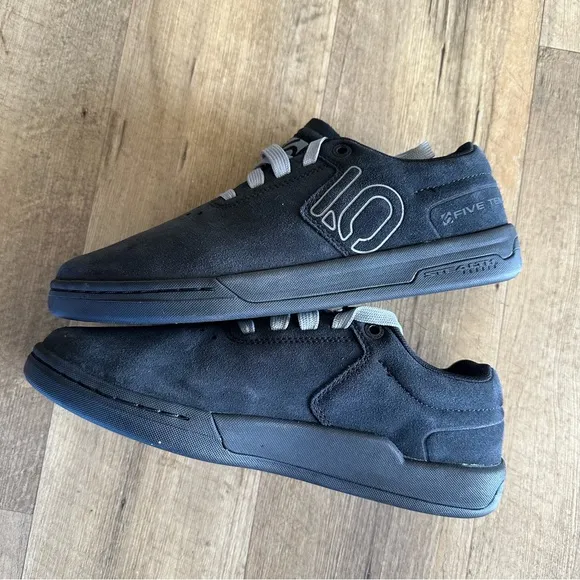 New Five Ten Macaskill Black Suede Mountain Bike Shoes