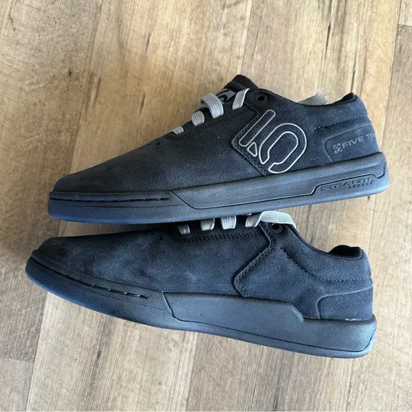 New Five Ten Macaskill Black Suede Mountain Bike Shoes
