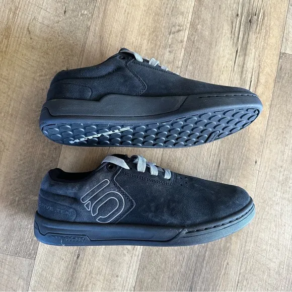 New Five Ten Macaskill Black Suede Mountain Bike Shoes
