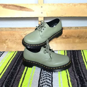 New 💫Green Lace-Up Shoes Size:6