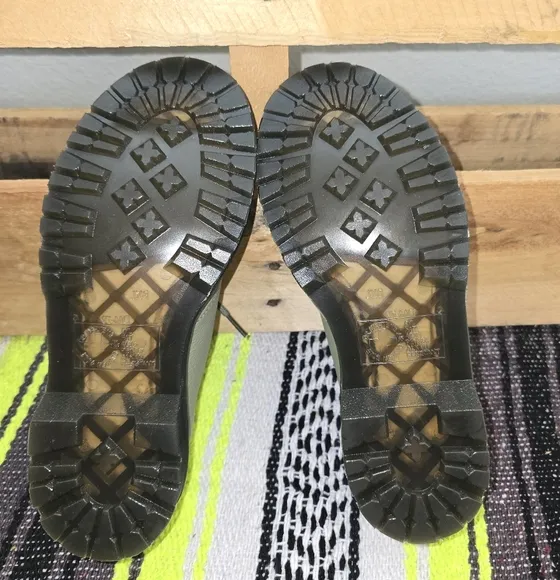 New 💫Green Lace-Up Shoes Size:6
