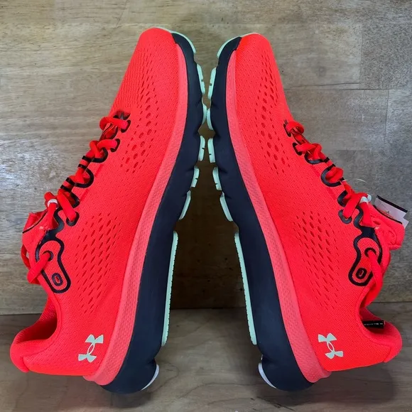 NEW HOVR Infinite 4 COLORFUL Mens Size 10 Running Shoes Sneakers Bolt Red