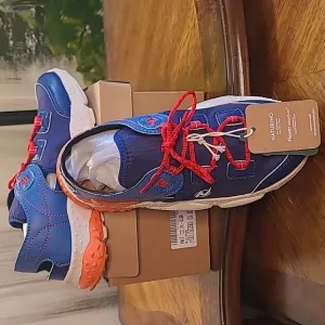 New in box! Naturino Flower Mountain AKI Blue Kids 33 Boys size 2 athletic shoes