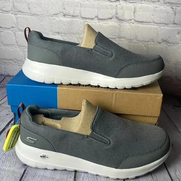 New In Box Skechers Performance GOwalk Max - Clinched Grey White Mens Size 10.5