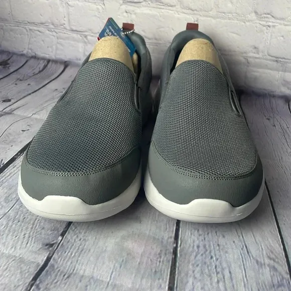 New In Box Skechers Performance GOwalk Max - Clinched Grey White Mens Size 10.5