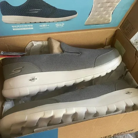 New In Box Skechers Performance GOwalk Max - Clinched Grey White Mens Size 10.5