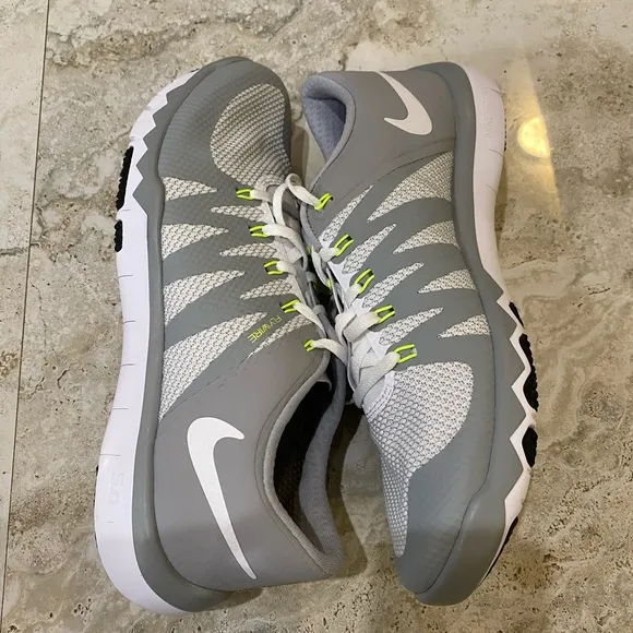 New Mens Nike Training Athletic Shoes Sz 8