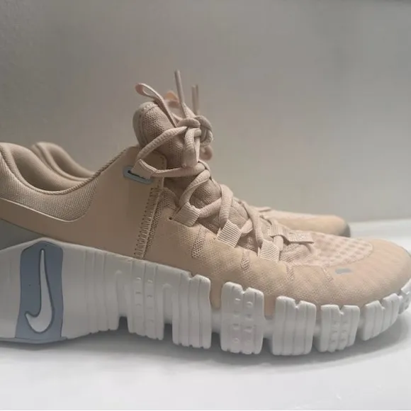 NEW Nike Women Free Metcon 5 training workout shoes