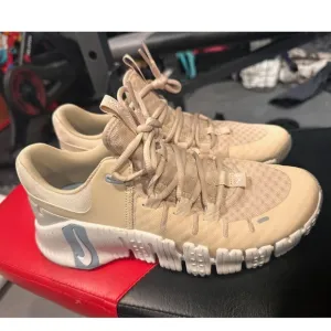 NEW Nike Women Free Metcon 5 training workout shoes